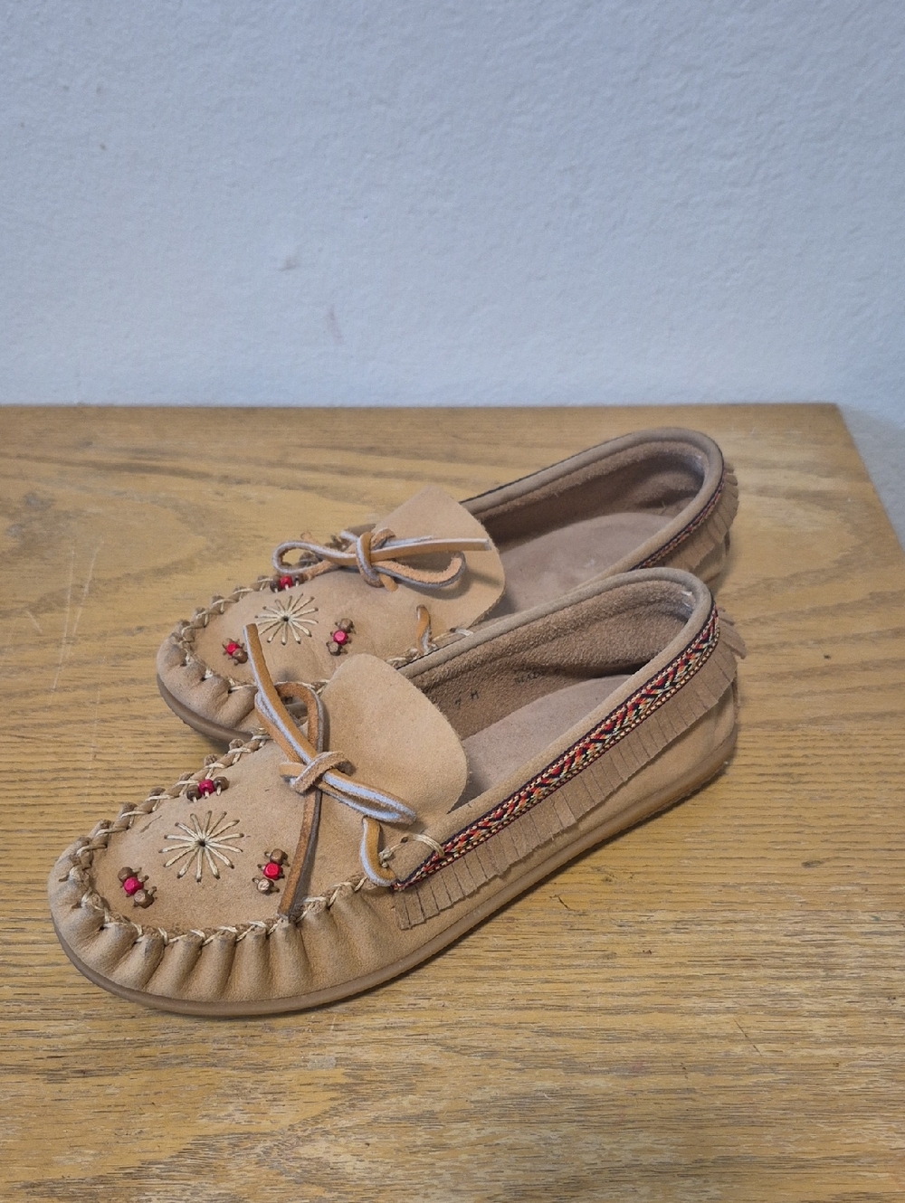 Wakonsun Women's Hazelnut Beaded Leather Sole Moccasin Sz 7